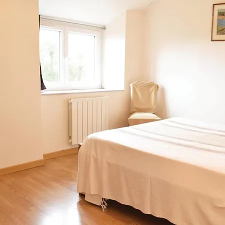 3 Bedroom Cozy In Percee Holiday home